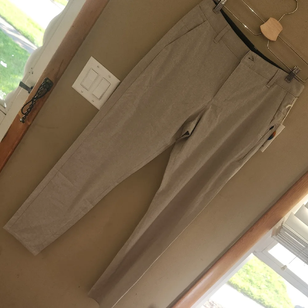 Nwt- Vuori Aim Pant Khaki Pants Size 30